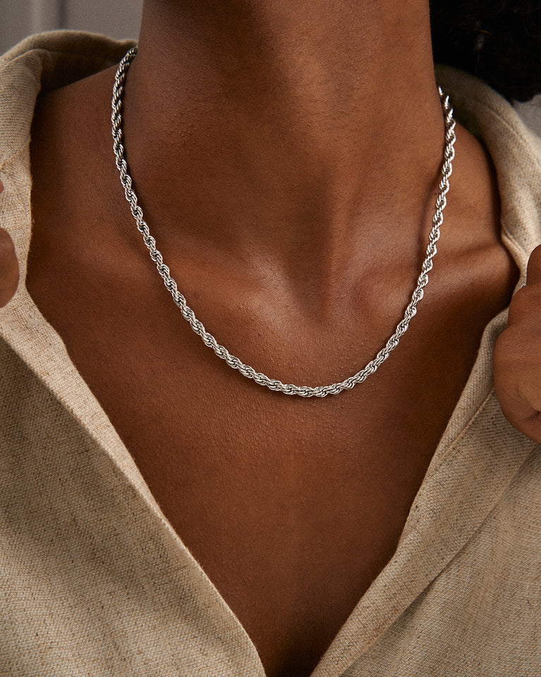 A Chain Necklace in polished Silver plated-316L stainless steel from Waldor & Co. The model is Olmo Chain Polished.
