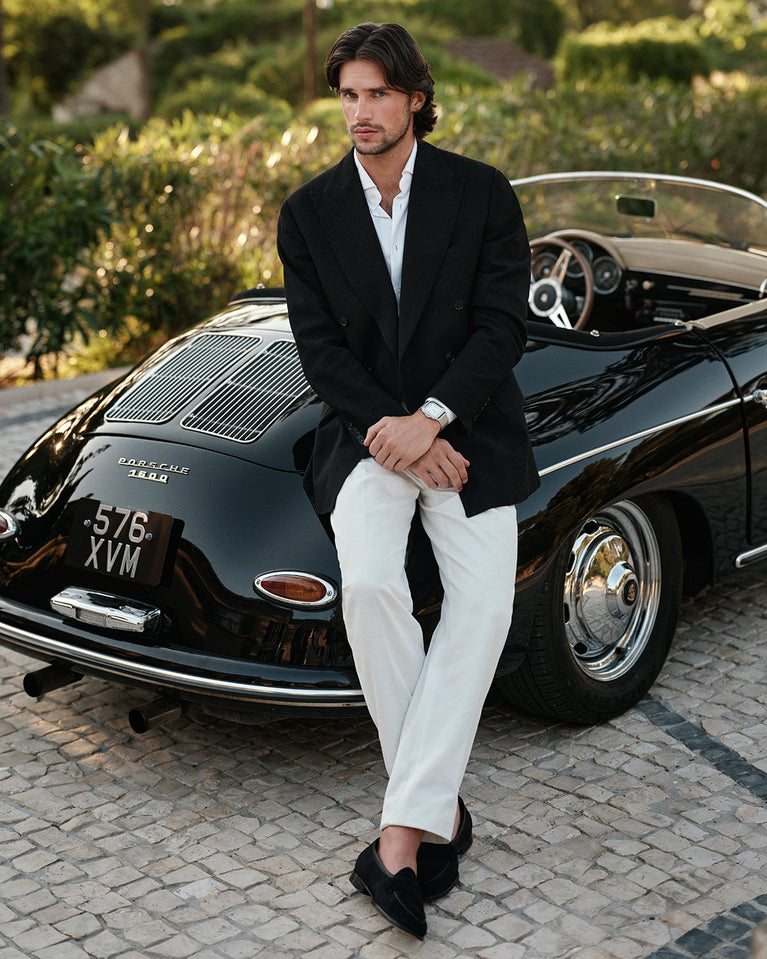  A square mens watch in silver from Waldor & Co. with silver dial and a second hand. Seiko movement. The model is Montel 40 Camogli.